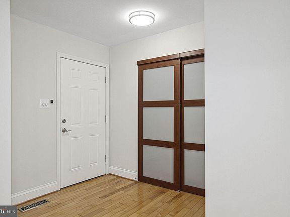 3rd image of 3151 Bayswater Ct