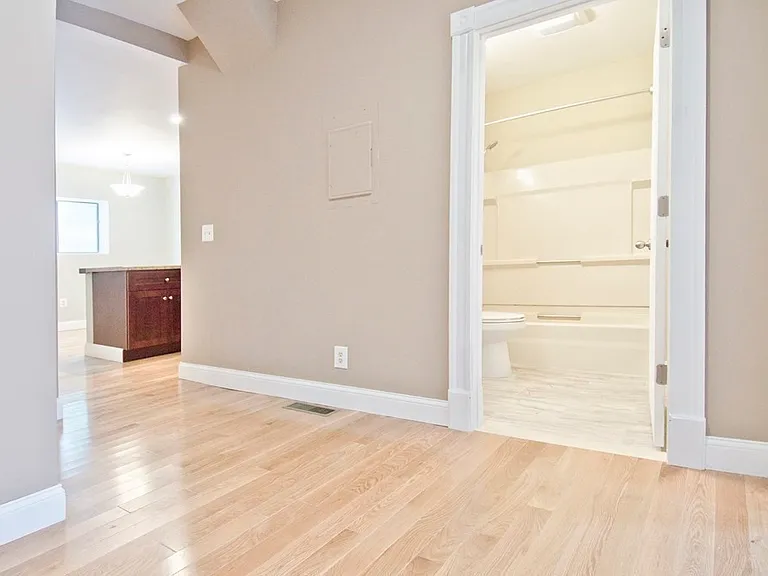 94 Florida St #1 — Photo 10