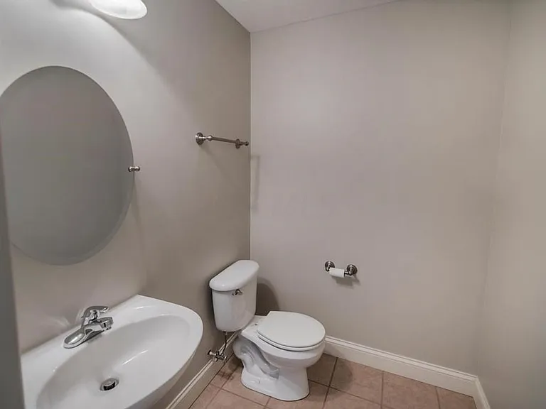 2323 Charoe St — Photo 22