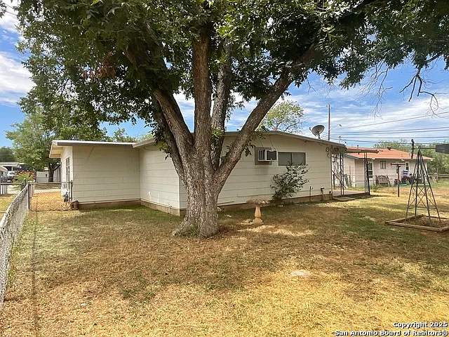 207 Pinehurst Blvd — Photo 24
