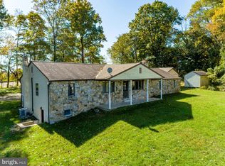 455 Yoder Rd, Elverson, PA 19520