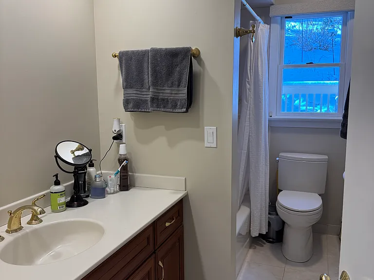 This is the upstairs bathroom. There is a second bathroom downstairs with a jaccuzzi tub.