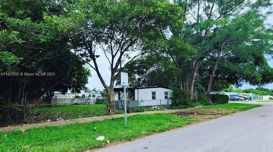 2nd image of 16525 NW 22nd Ct