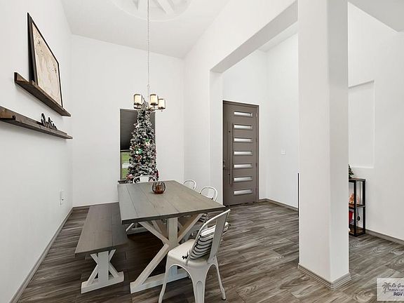 2nd image of 16906 Crystal Ln