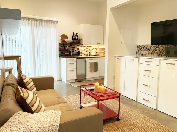 3304 S 1st St #C, Austin, TX 78704