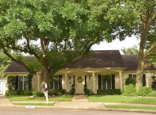 2107 Crystal Hills Dr, Houston, TX 77077