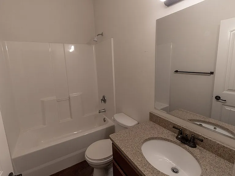 1413 Paris Rd — Photo 24