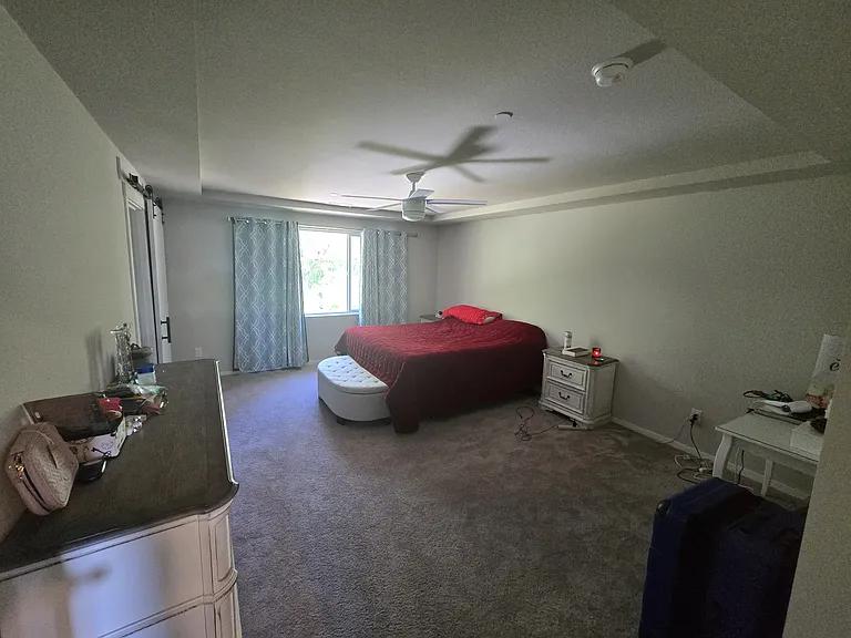 9424 N Alder St — Photo 24