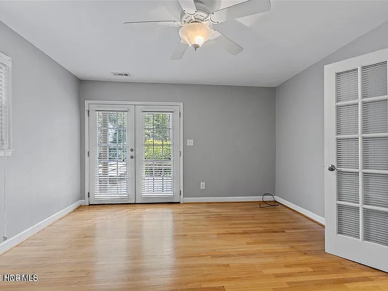 1104 N Overlook Dr — Photo 13