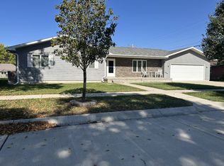 424 Union Ave, Hebron, NE 68370