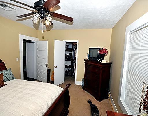 5th image of 906 W Burton St
