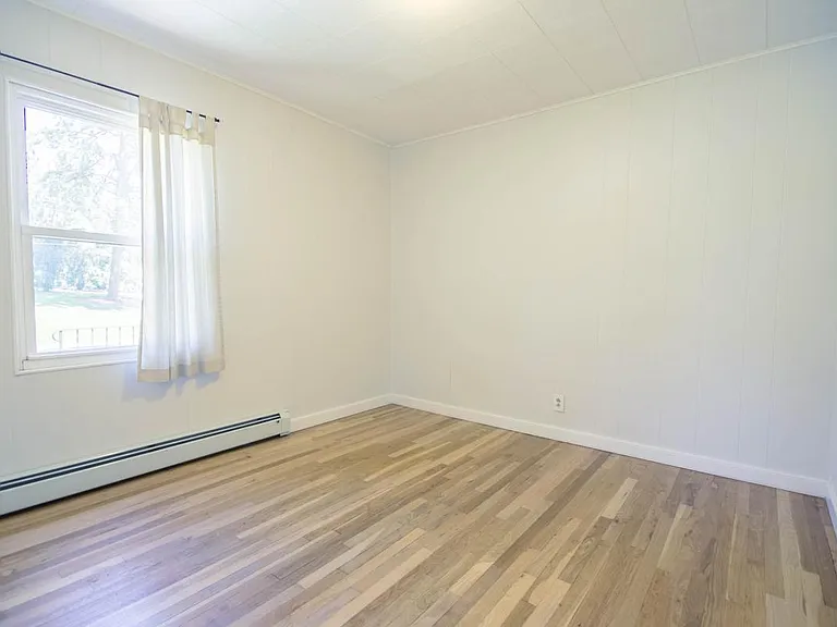 380 N Irving St — Photo 7
