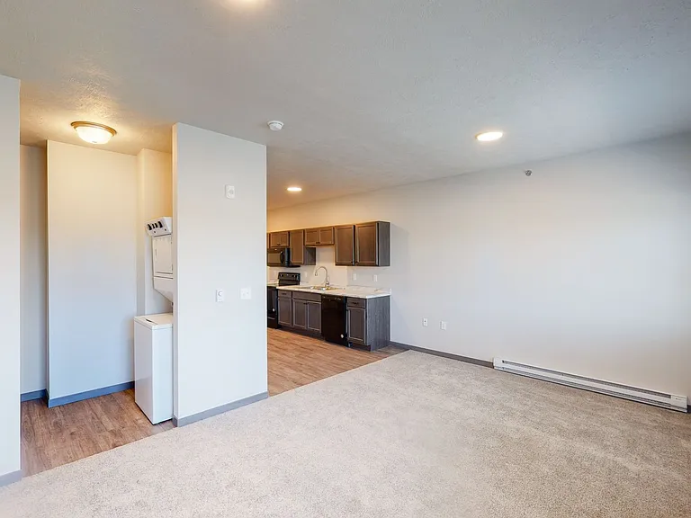 5800 Sunnybrook Plz — Photo 28