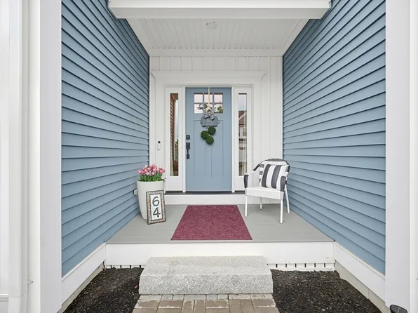 64 Palmetto Dr #64, Bellingham, MA 02019