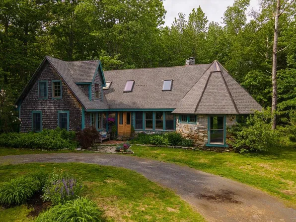 19 Winterberry Lane, Union, ME 04862