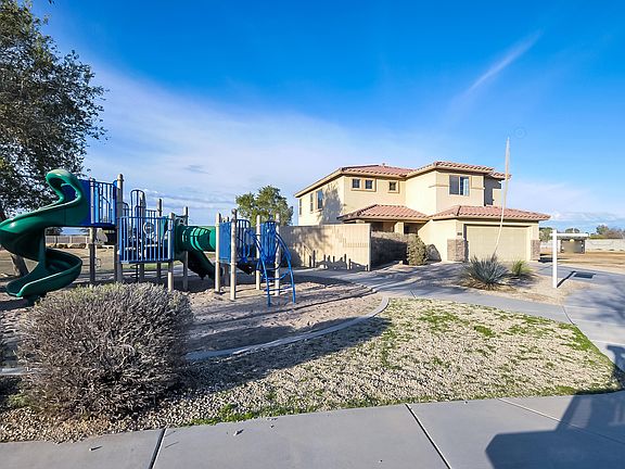 2nd image of 856 E Cactus Wren Dr