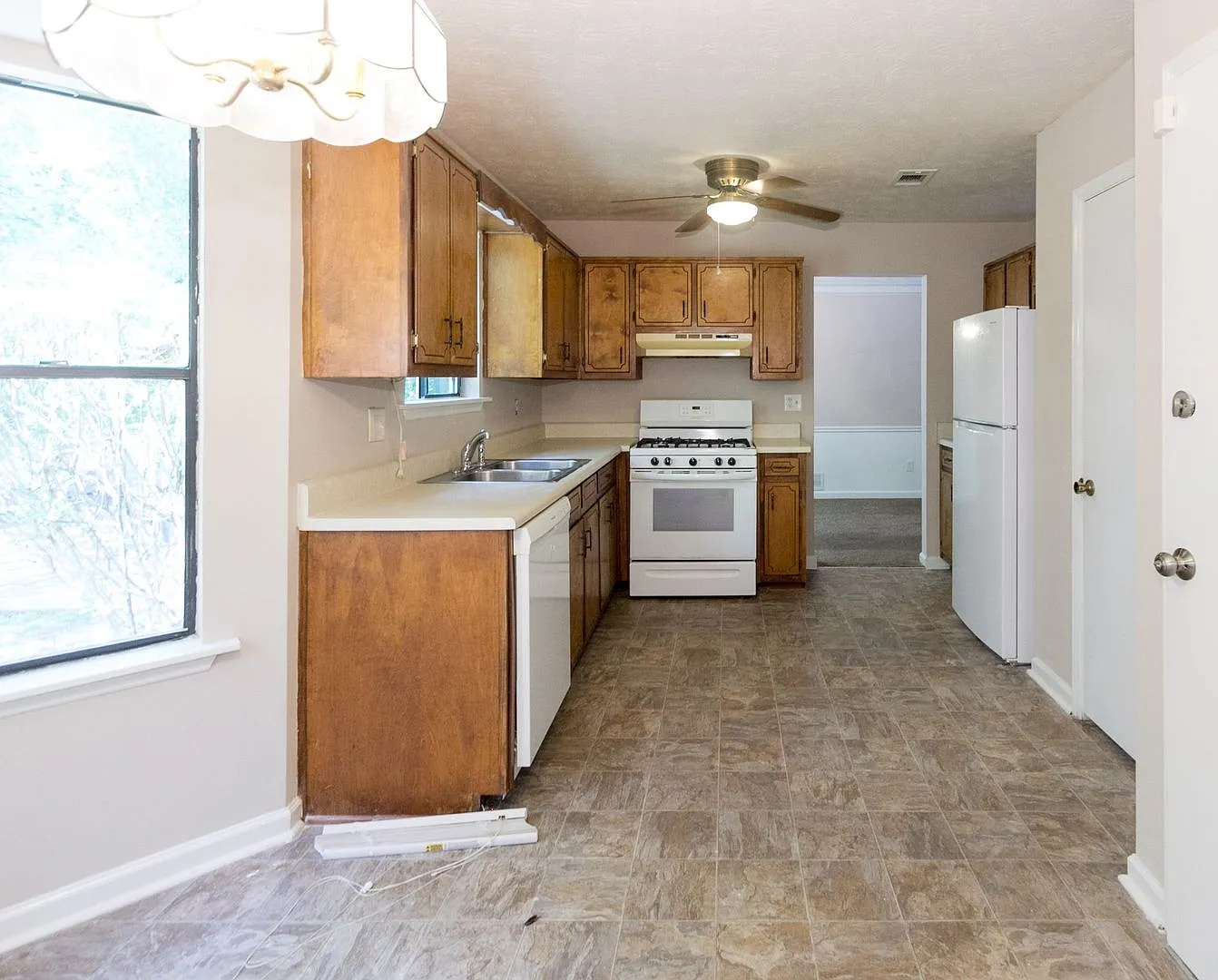 Coming Soon - 3 Bedroom 2 Bathroom Ranch — Photo 4