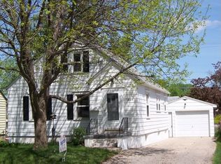 1028 Ridgewood Ave, Ames, IA 50010