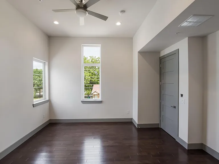 803 E Park Ave #104 — Photo 11