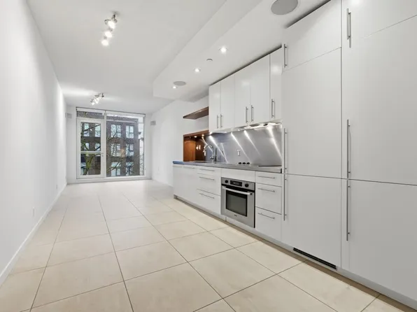 36 Water St #507, Vancouver, BC V6B 0B7