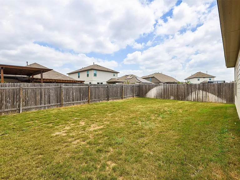 413 Callahan Ln — Photo 24