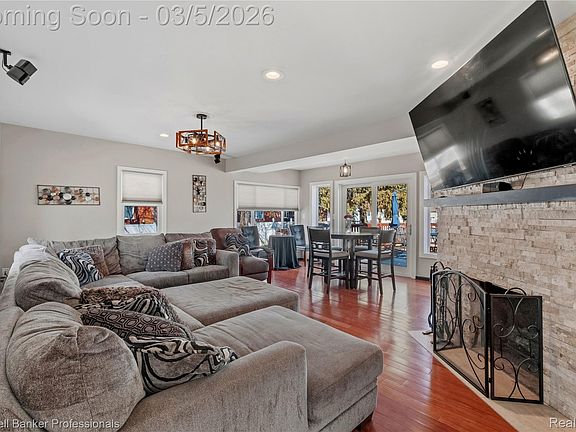 5th image of 20978 Stahelin Rd