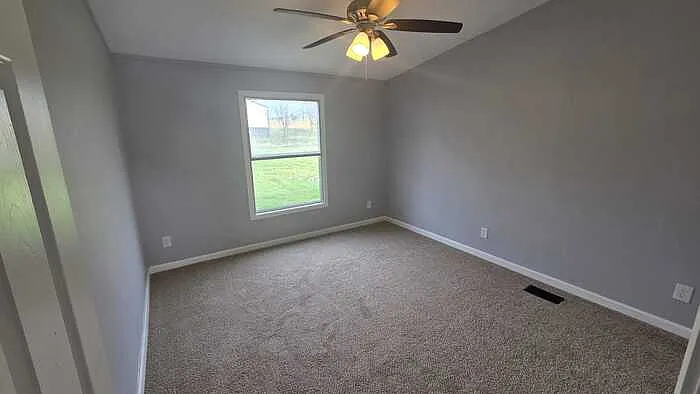 5 bed, 2.0 bath, 2350 sqft, $1,795 — Photo 3