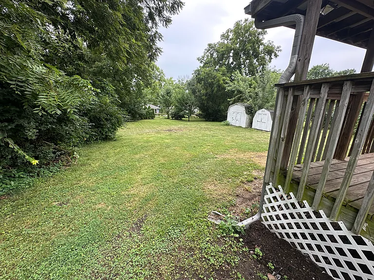 20201 E Truman Rd — Photo 4