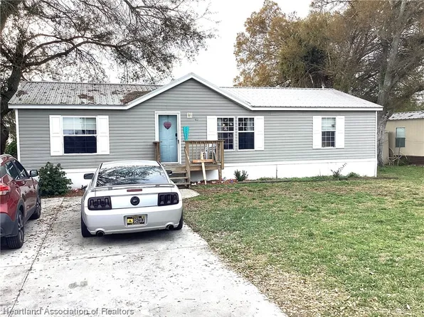 1032 Blue Heron Ln, Moore Haven, FL 33471