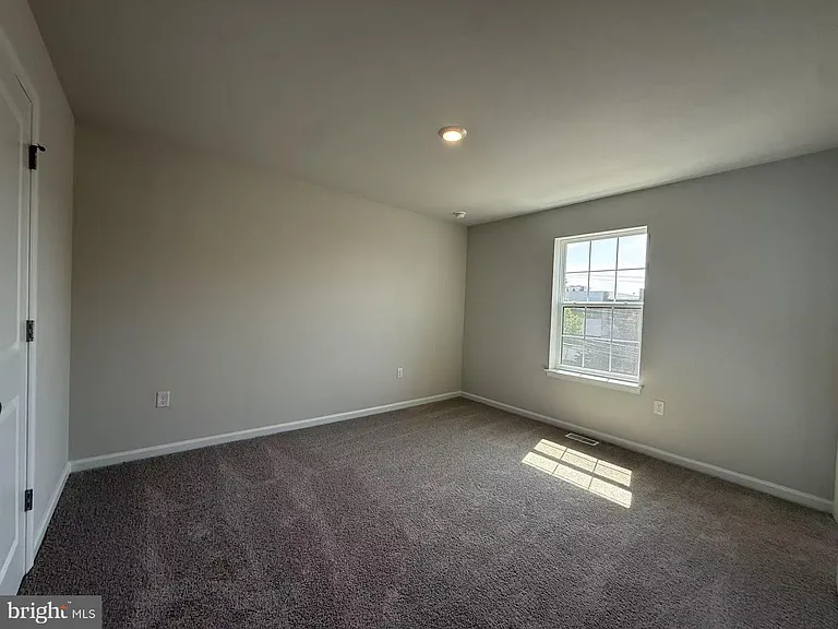 25 Clementon Rd E — Photo 14