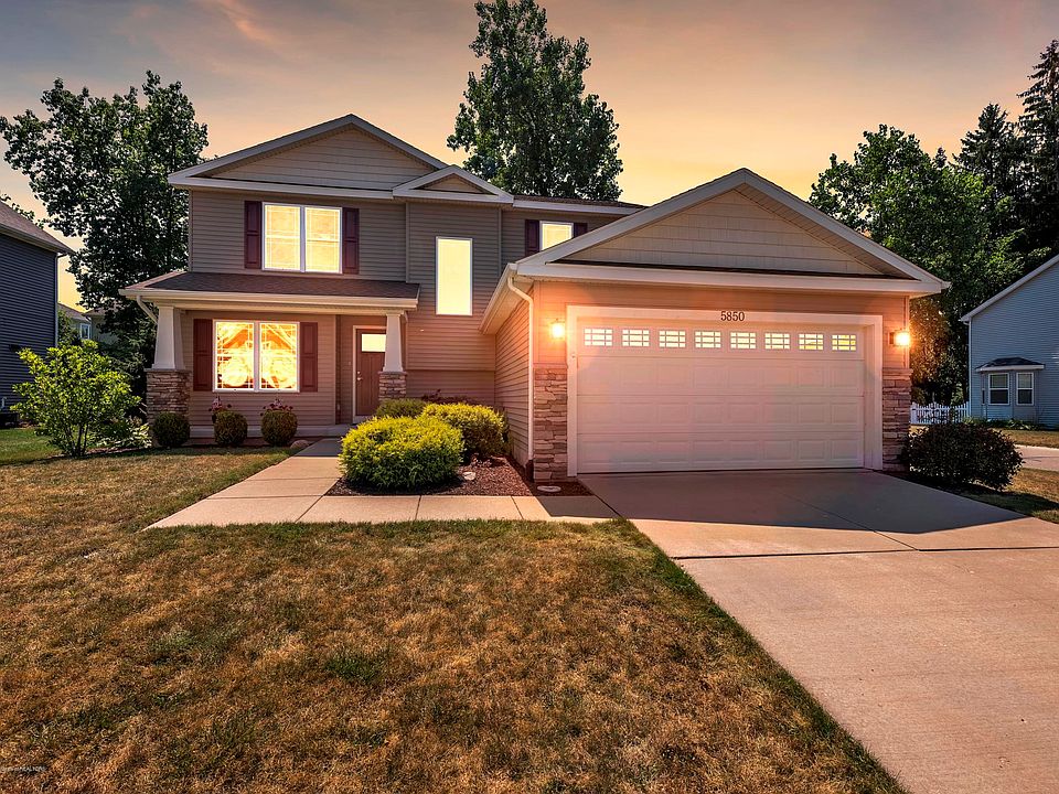 5850-Chartres-Way-East-Lansing-MI-1