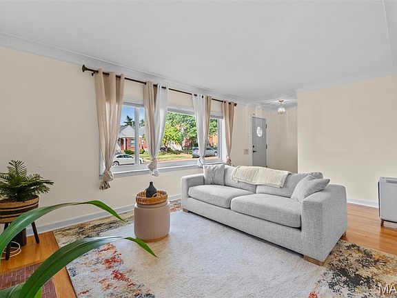 4th image of 6036 Lansdowne Ave