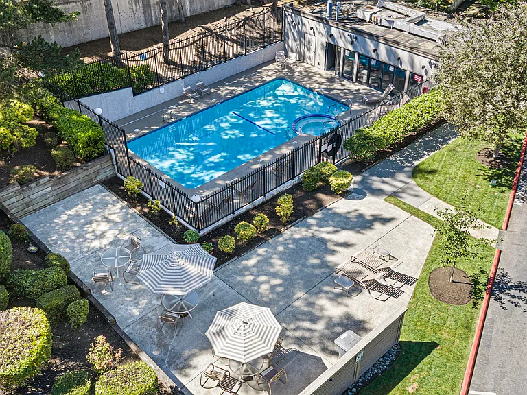 10508 NE 32nd Pl #G102 — Photo 20