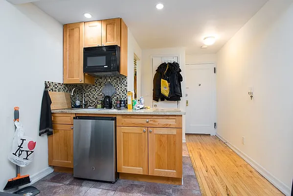 Rented by Emor Management Inc. | media 25