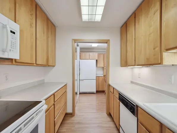 1920 S 1st St APT 1406, Minneapolis, MN 55454