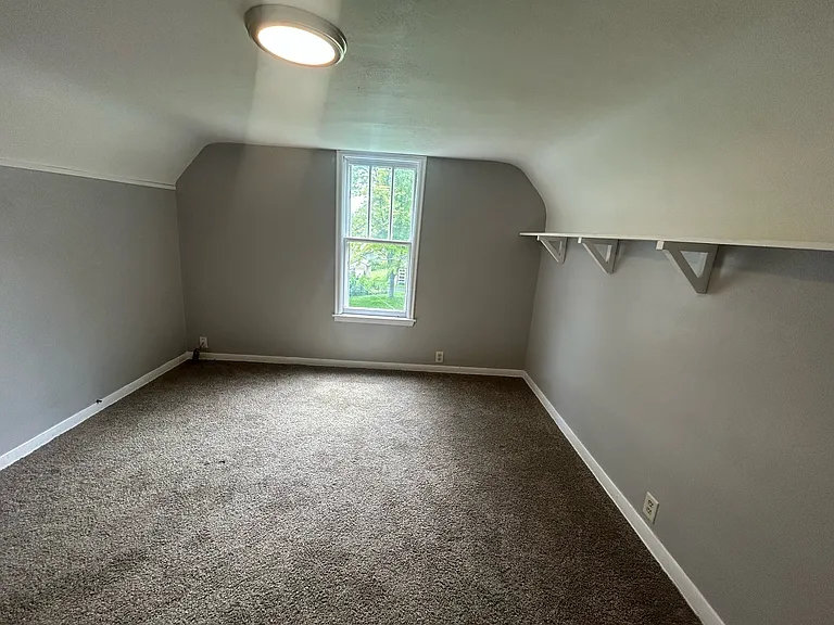 809 W Linden St — Photo 14
