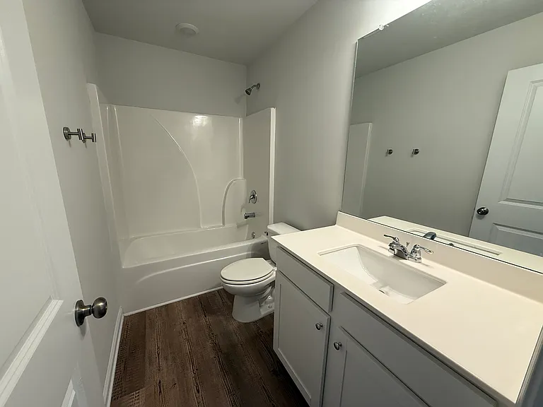 5251 Canberra Dr — Photo 8