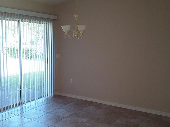 4th image of 1742 Nora Ln
