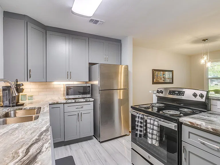 4704 Collinwood Ave — Photo 11
