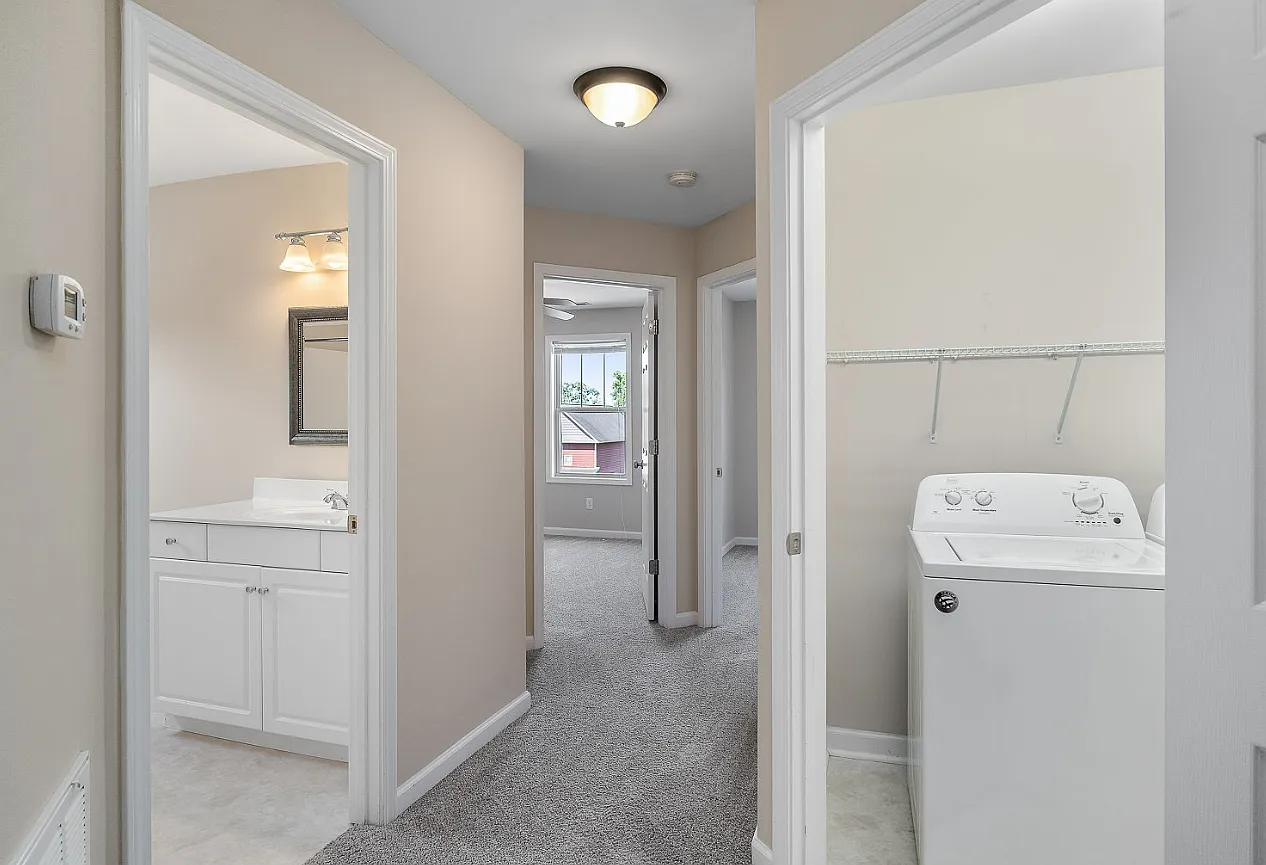 3 bed, 2.5 bath, 1578 sqft, $1,850 — Photo 4