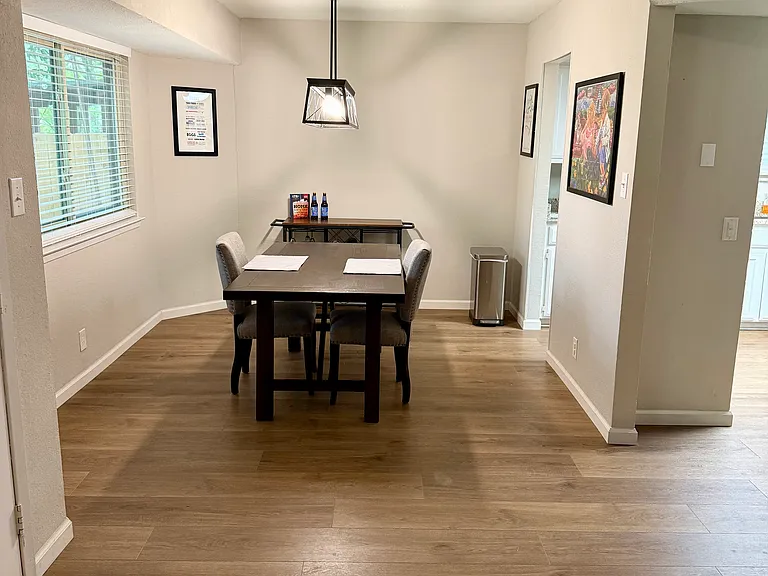 1213 Troy Ln — Photo 13
