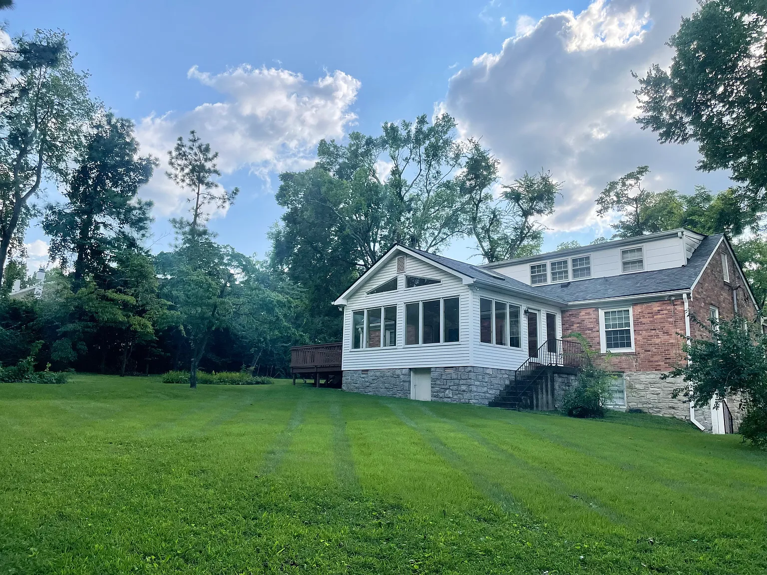4 bed, 3856 sqft, $4,800 — Photo 4