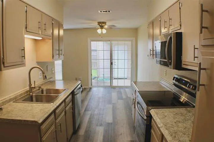 8690 Manion Dr — Photo 9