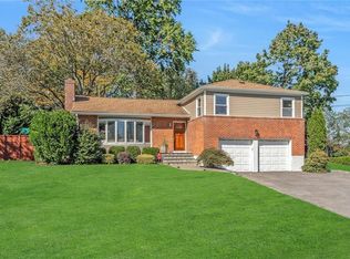 30 Fieldmere St, New Rochelle, NY 10804