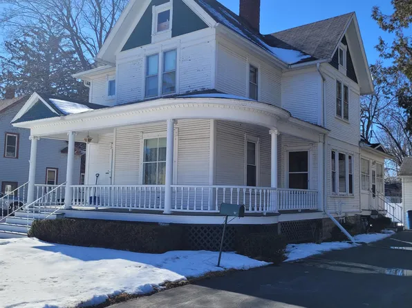 315 S Webster Ave, Omro, WI 54963