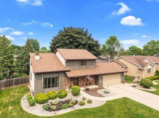 1348 Lindale Ln, Green Bay, WI 54313