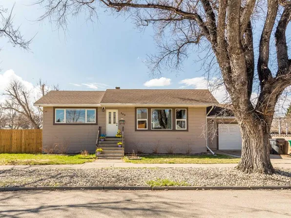 406 E 20th St N, Lethbridge, AB T1H 3N1