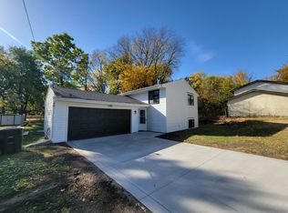 1146 Ascension St, Des Moines, IA 50314