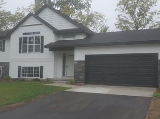 3295 52nd St SE, Kentwood, MI
