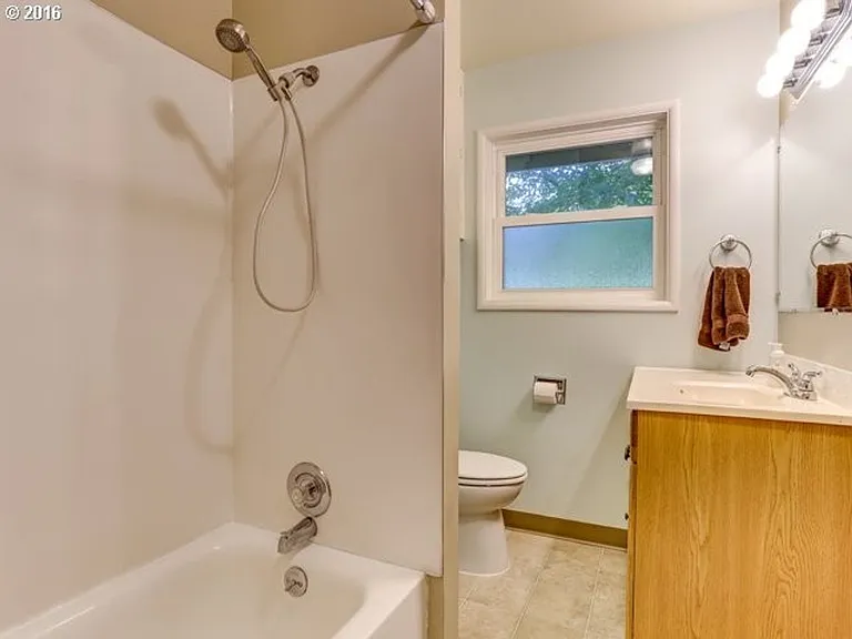2520 SW Edgemoor Ave — Photo 16